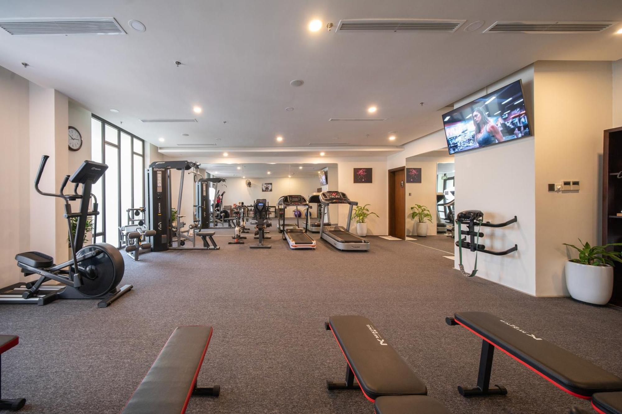 Senna Hue Hotel Eksteriør bilde The gym at the hotel