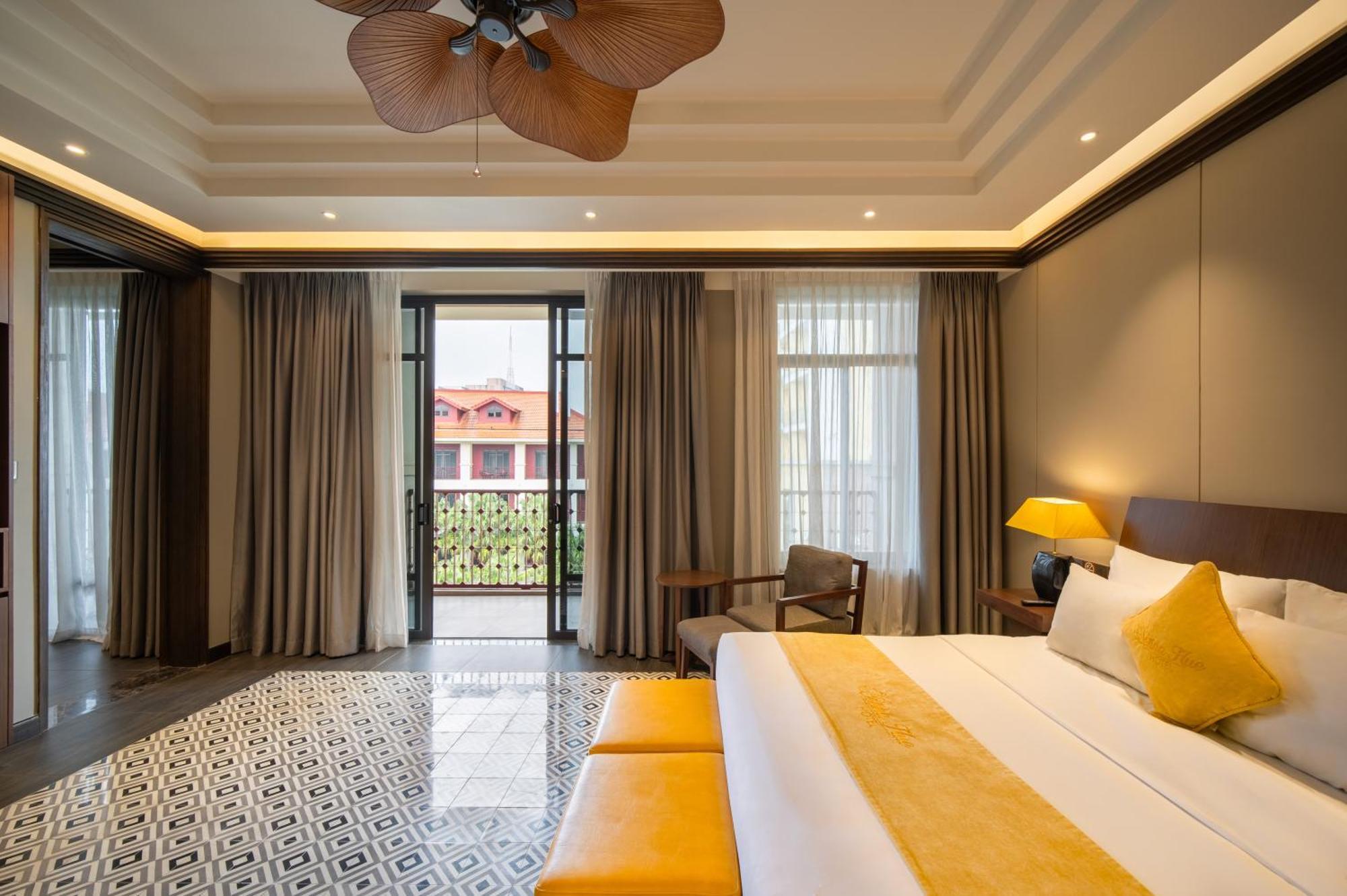 Senna Hue Hotel Eksteriør bilde Deluxe Room