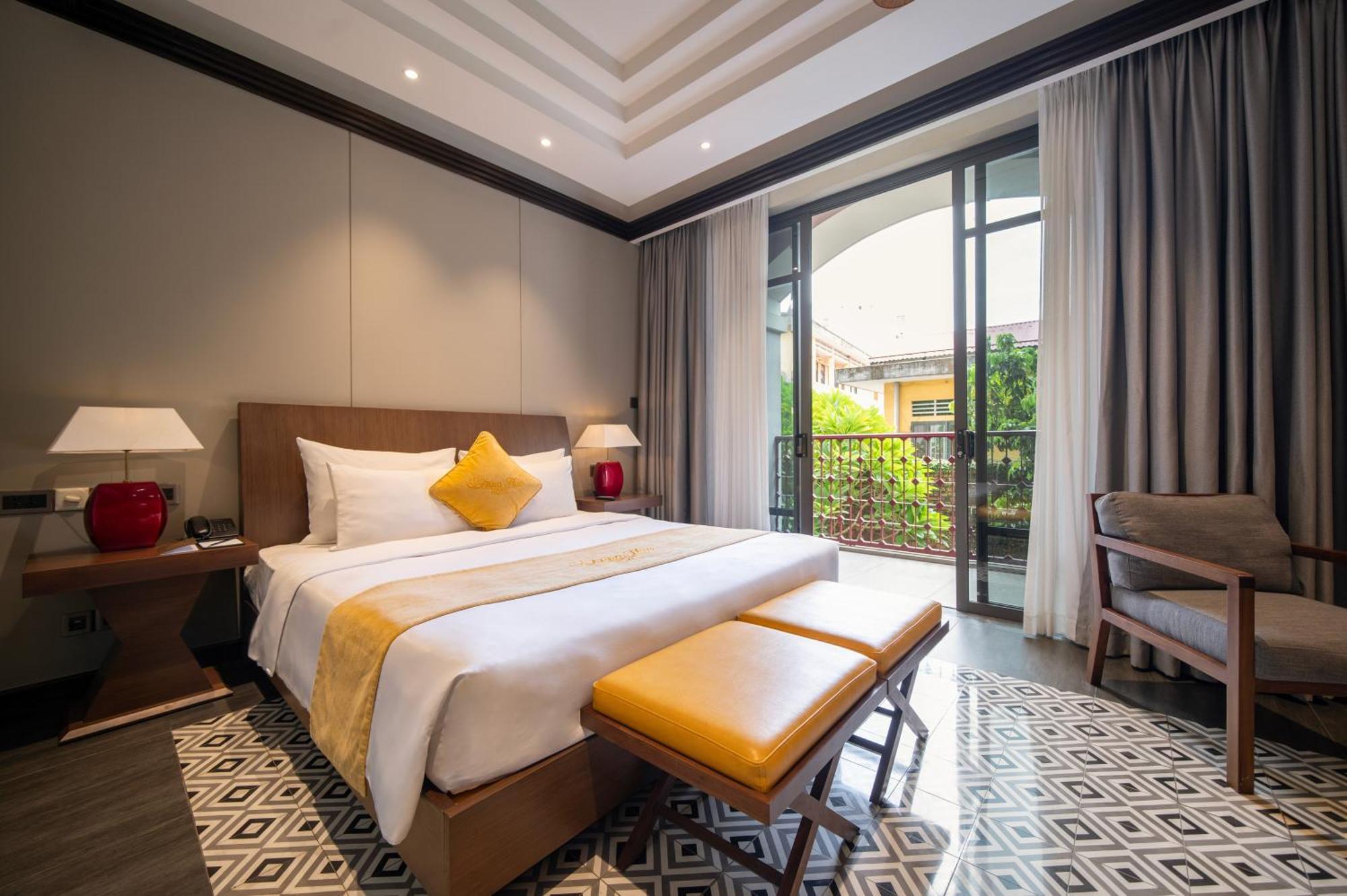 Senna Hue Hotel Eksteriør bilde Deluxe Room